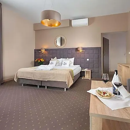 Szafir 3* Jastrzębia Góra