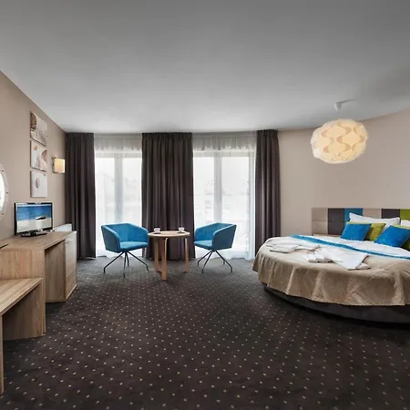 Отель Szafir 3*